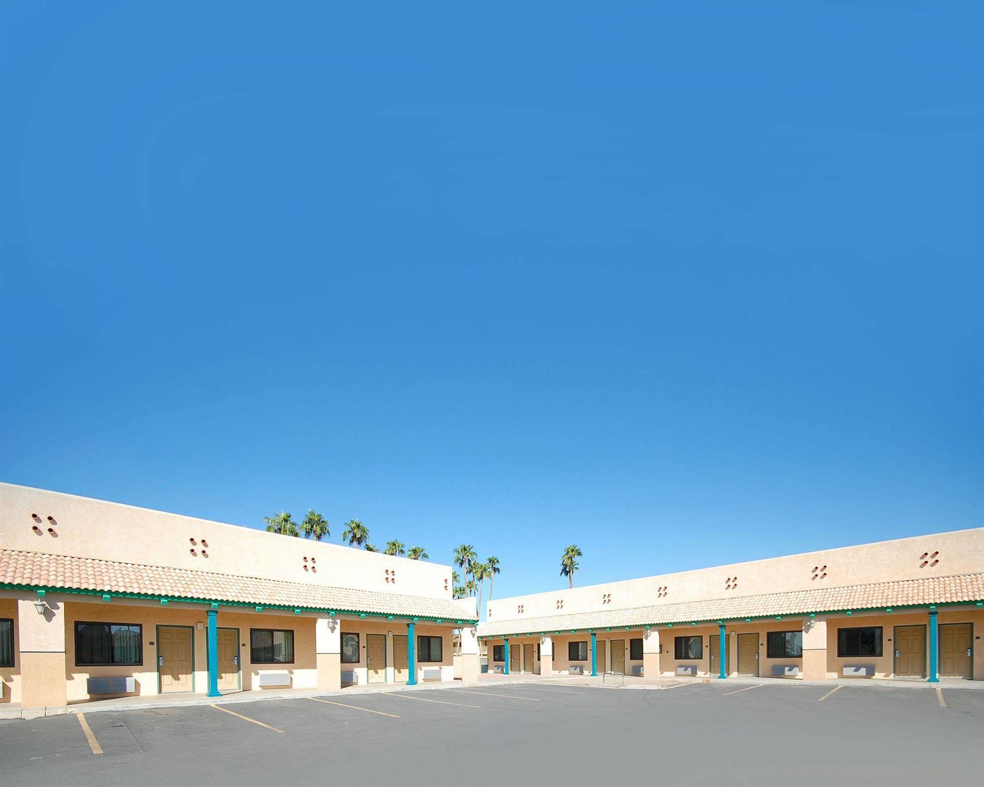 Magnuson Hotel Blythe Exterior photo